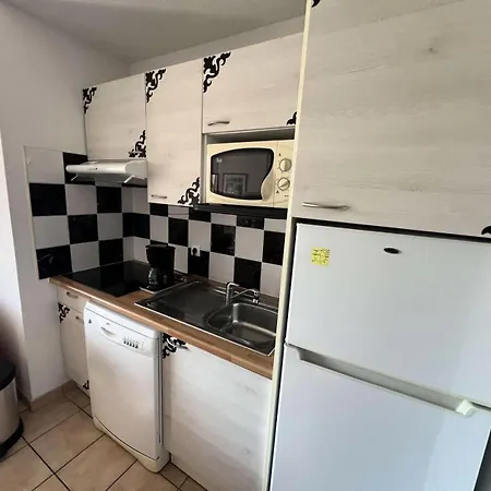Apartment Le Cordouan - 072 - 5 Personnes Dans Avec Piscine Mae-1911